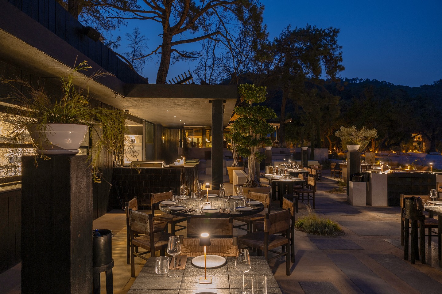 AHAMA HOTEL